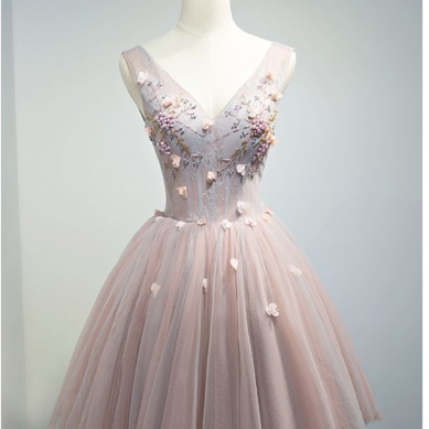 Vintage Ball-gown Party Dress V-neck Short Tulle..
