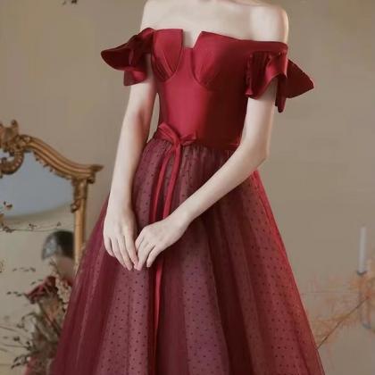 Temperament Red Gown ,satin And Tulle Evenging..