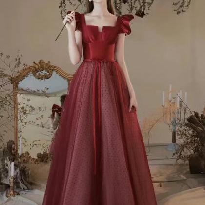 Temperament Red Gown ,satin And Tulle Evenging..