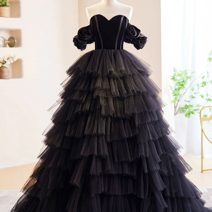 Elegant Noir Tiered Tulle Ball Gown