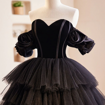 Elegant Noir Tiered Tulle Ball Gown
