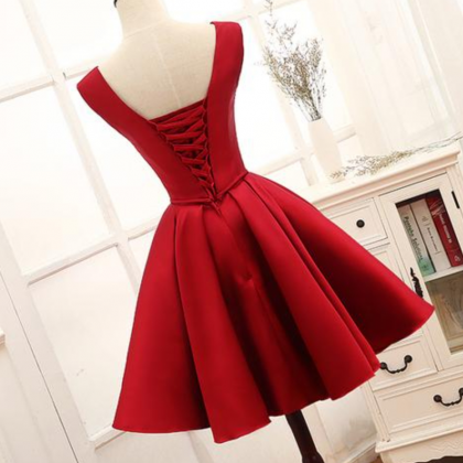 Red Short V-neckline Knee Length Party Dress..