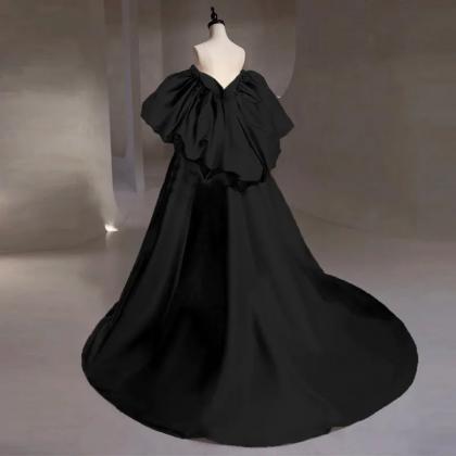 Black Satin Gown With Dramatic Puff Sleeves on Luulla