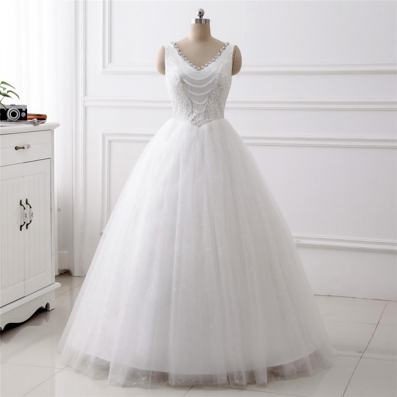 A-line Lace Applique Wedding Dress ,sexy V Neck Wedding Dress , Luxury Beading Sleeveless Wedding Dress,diamond Floor Length Bridal Dress