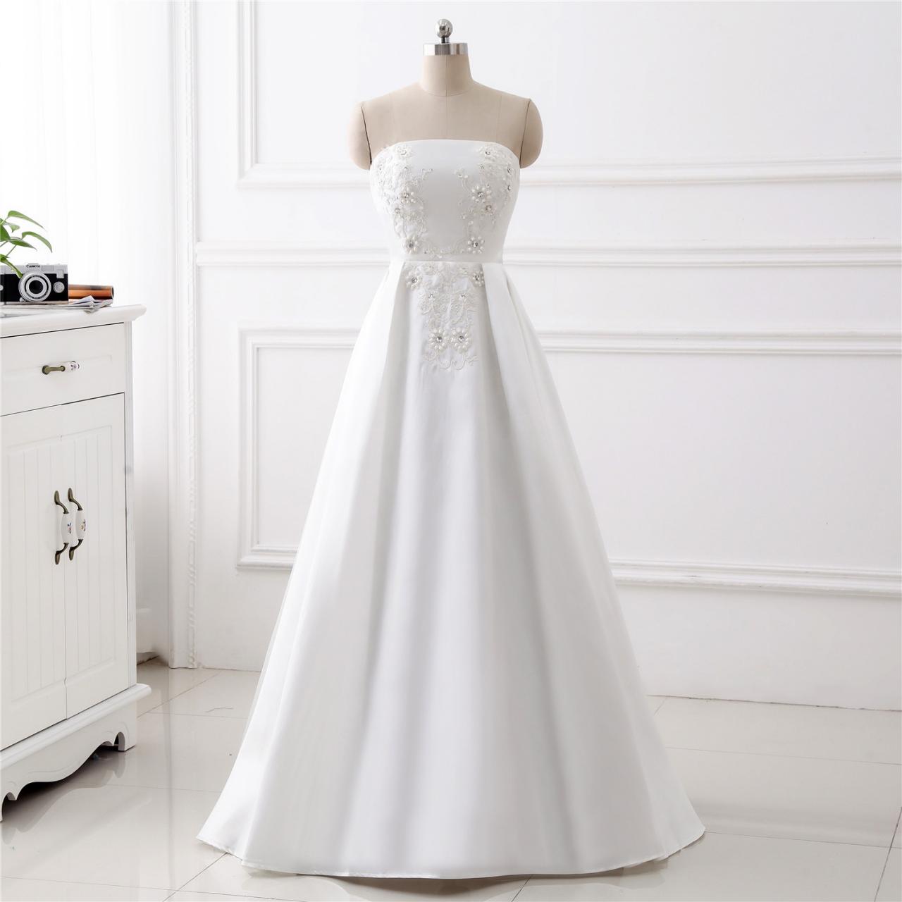 A-line Lace Applique Wedding Dress ,sexy Sweetheart Neck Wedding Dress , Luxury Simple Sleeveless Wedding Dress, Floor Length Bridal Dress,
