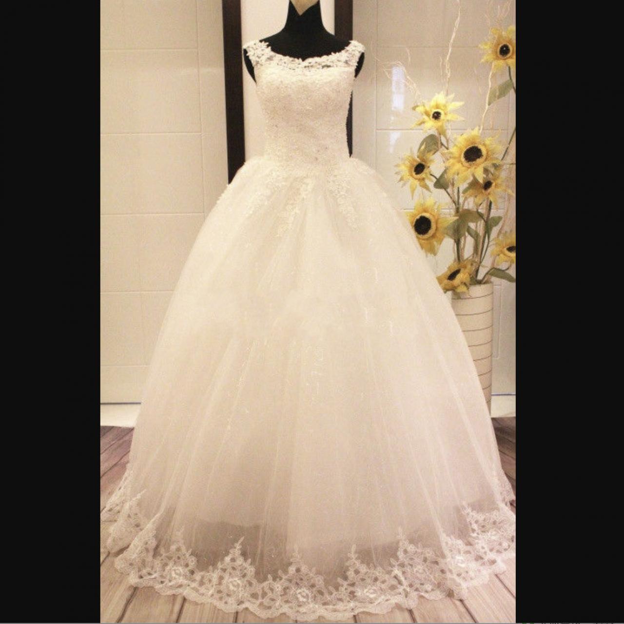 Hand Embroidered Lace Wedding Dress, Simple Bridal Dress, Bridal Bouffant Dress,custom Made,self-created Handmade