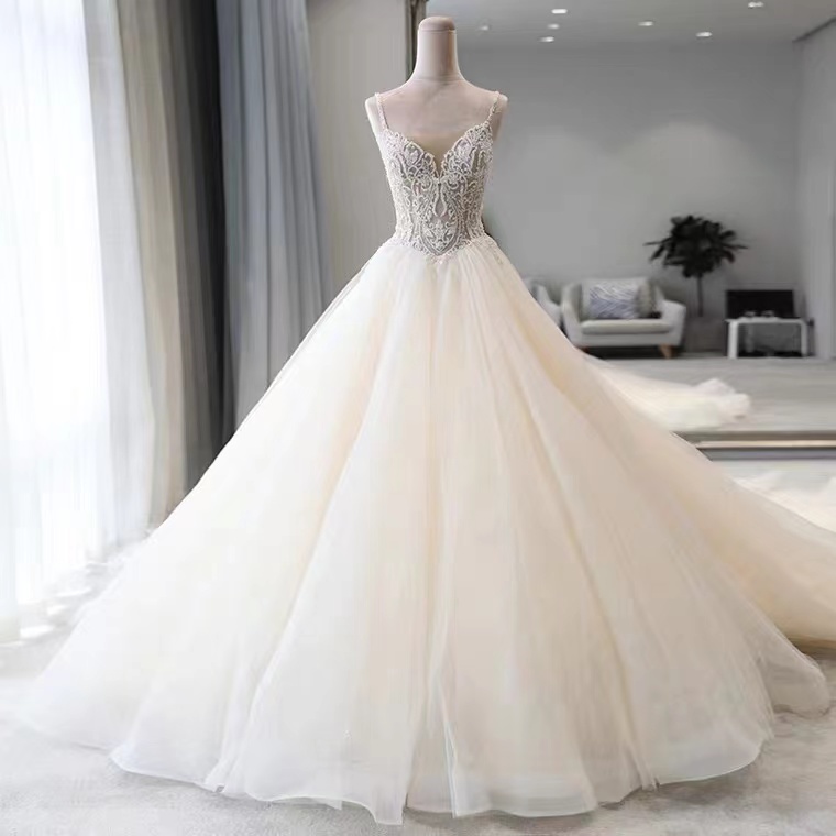 Spaghetti Strap Wedding Dress,romantic Bridal Dess With Big Trailing,custom Made