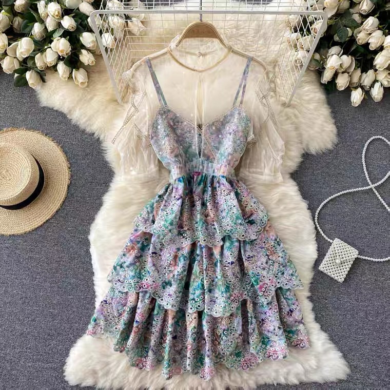 Palace style, socialite, vintage, heavy embroidery, hollow out, off-the-shoulder mesh stitching dress