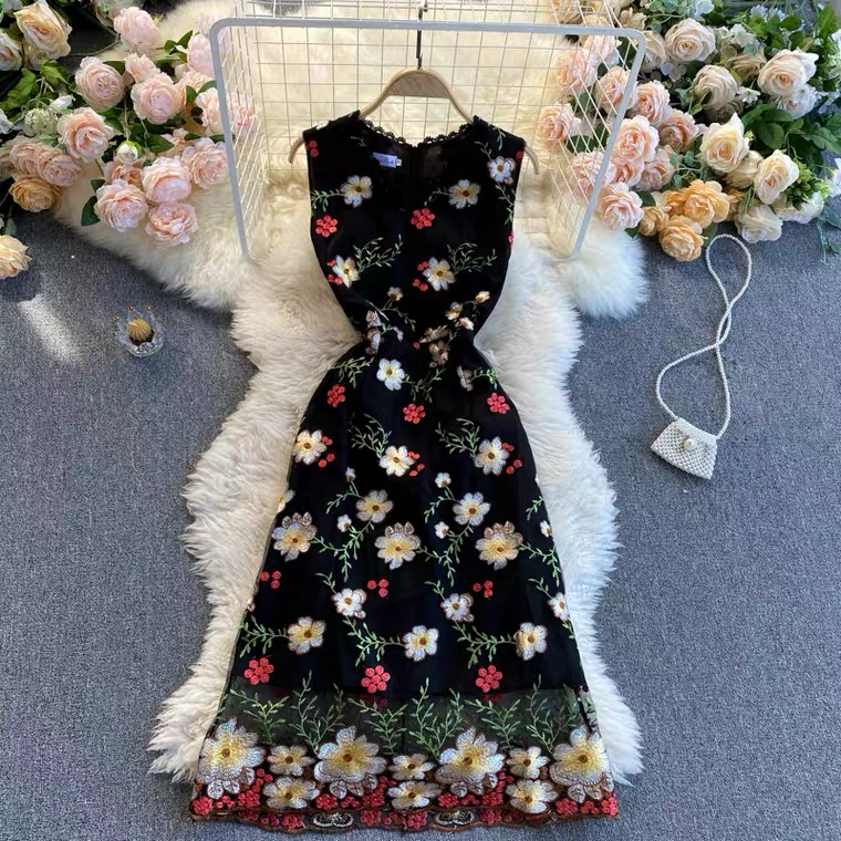 Wavy V-neck Sleeveless Heavy Embroidered Dress