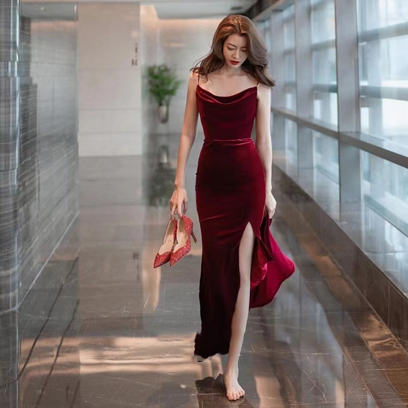Stylish Red Velvet V-Neck Blouse: Full Sleeves & Trendy Design – Luxurion  World