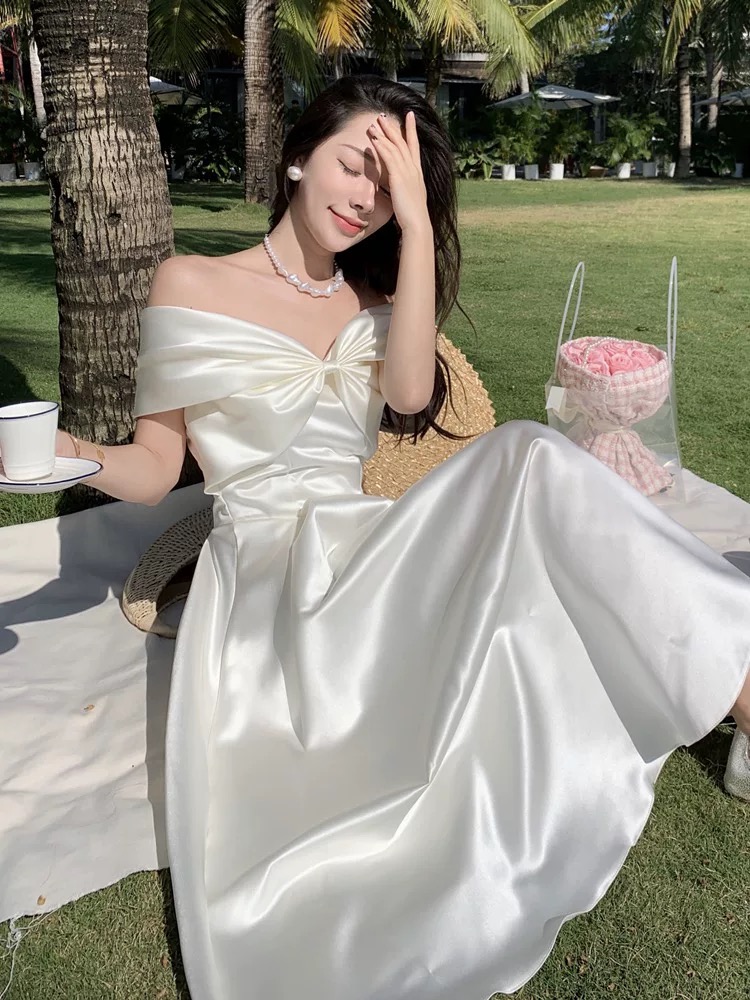 green emerald velvet dress Cute White Tulle Sweetheart Beaded Homecoming Dress, White Short Gradu –  Simplepromdress main image 0
