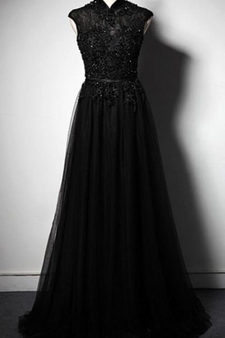 The woman with long black lace wedding gowns wore a formal evening gown with a formal evening gown and a small party deckchair,Party Formal Gown, Charming Prom Dress, Elegant Formal Evening Gowns
