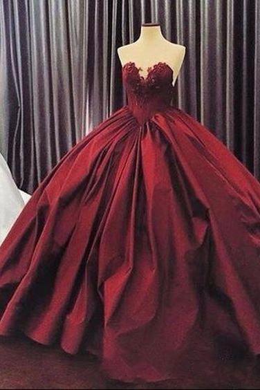 Appliques Sweetheart Ball-gown Sleeveless Elegant Prom Dress