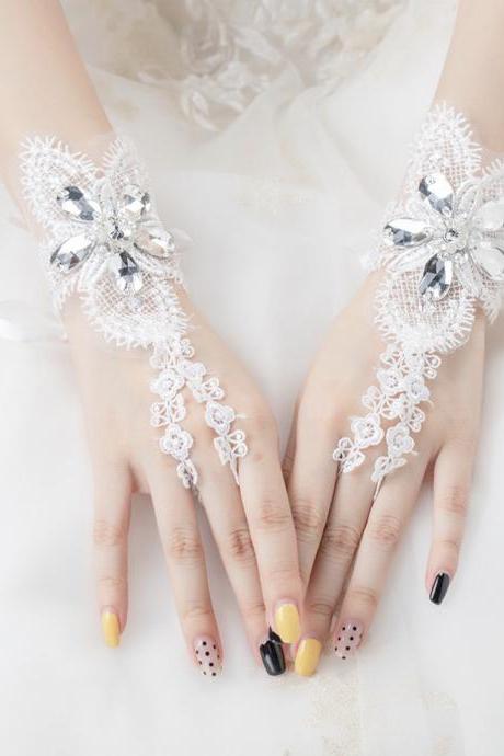 Bridal gloves, new style, stretch wedding lace, white lace accessories, bridal short mesh gloves