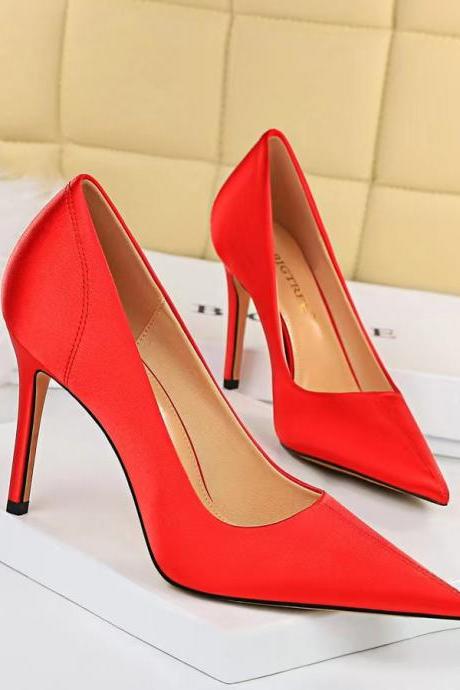 Simple, retro high heels, women's shoes, thin heels, satin shallow mouth pointed spring and autumn single shoes