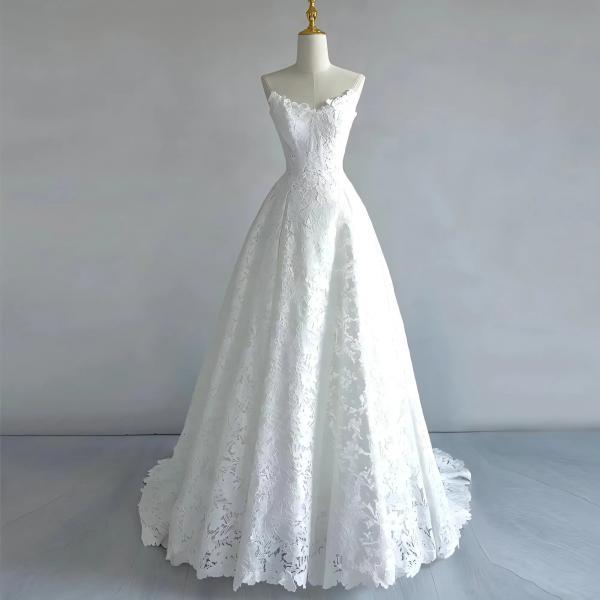 Vintage Romantic 3D Floral Ruffled Exquisite Lace & Tulle Wedding Dress DP7251